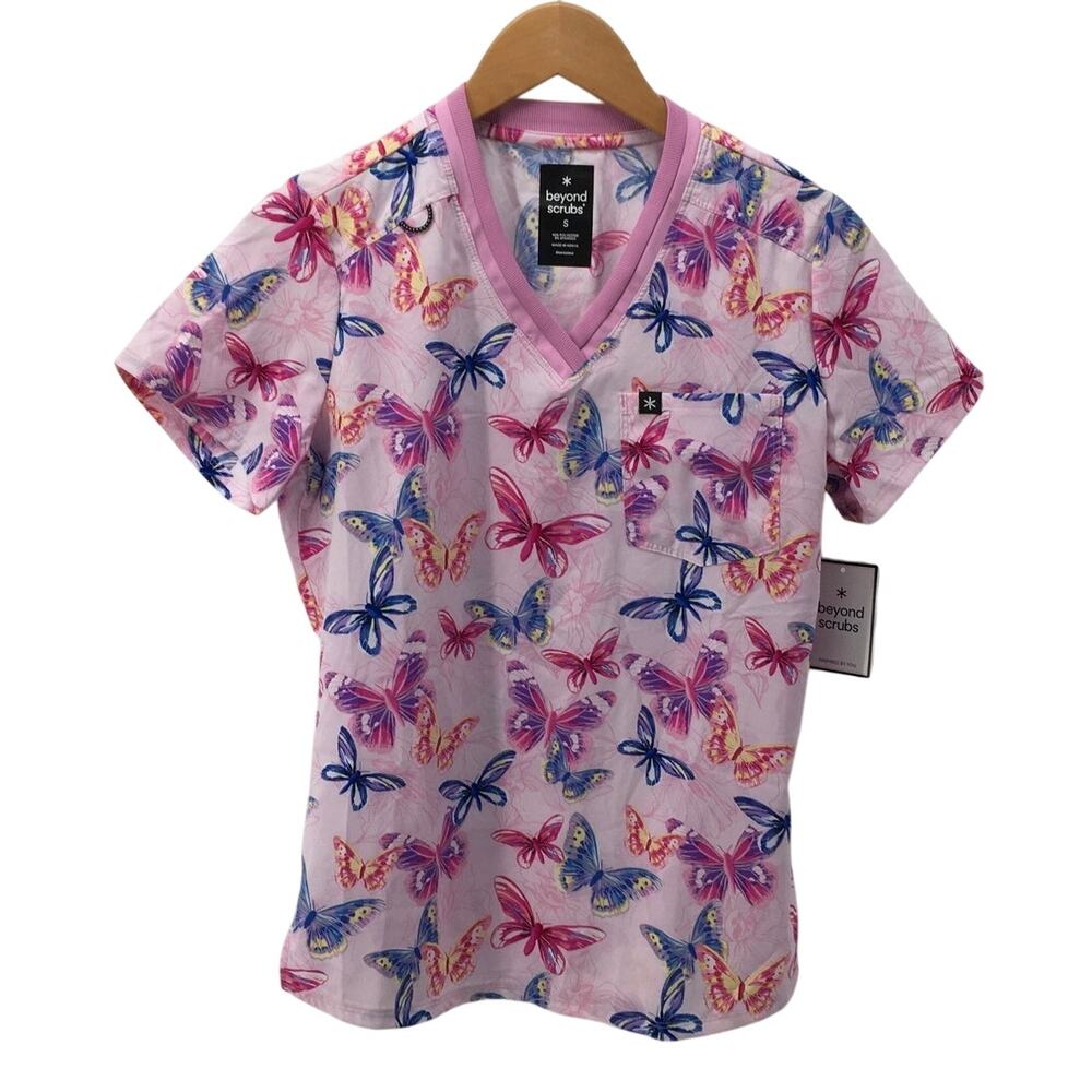 Beyond Scrubs NWT Small S Dreamy Butterfly Pink Happy Dream V neck Top Nursing